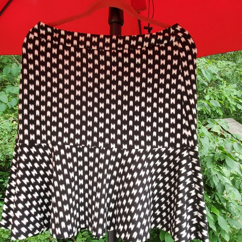 Cato short skirt.